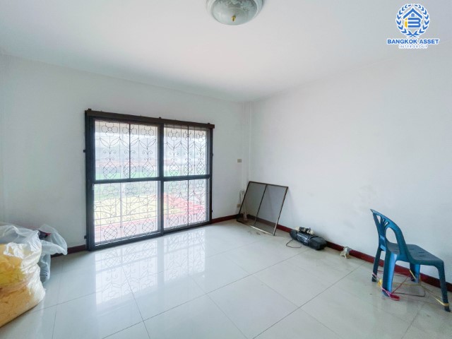 *****ทาวน์โฮมมือสองนนทบุรี ม.เจ้าพระยา9 บางกรวย-ไทรน้อย เนื้อที่มากถึง 20.1 ตร.ว. ฟังก์ชัน 4 ห้องนอน 3 ห้องน้ำ ทาวน์โฮมสภาพดี บนทำเลเยี่ยม เชื่อมต่อ ถ.ราชพฤกษ์, ถ.รัตนาธิเบศร์ แถมใกล้รถไฟฟ้าสายสีม่วง "สถานีบางพลู" จองด่วน!